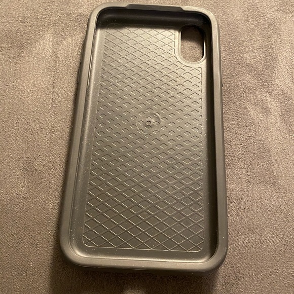 Maroon otter box iPhone X case - Picture 2 of 2